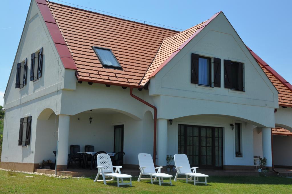 Villa De Dominique Erdőbénye Esterno foto
